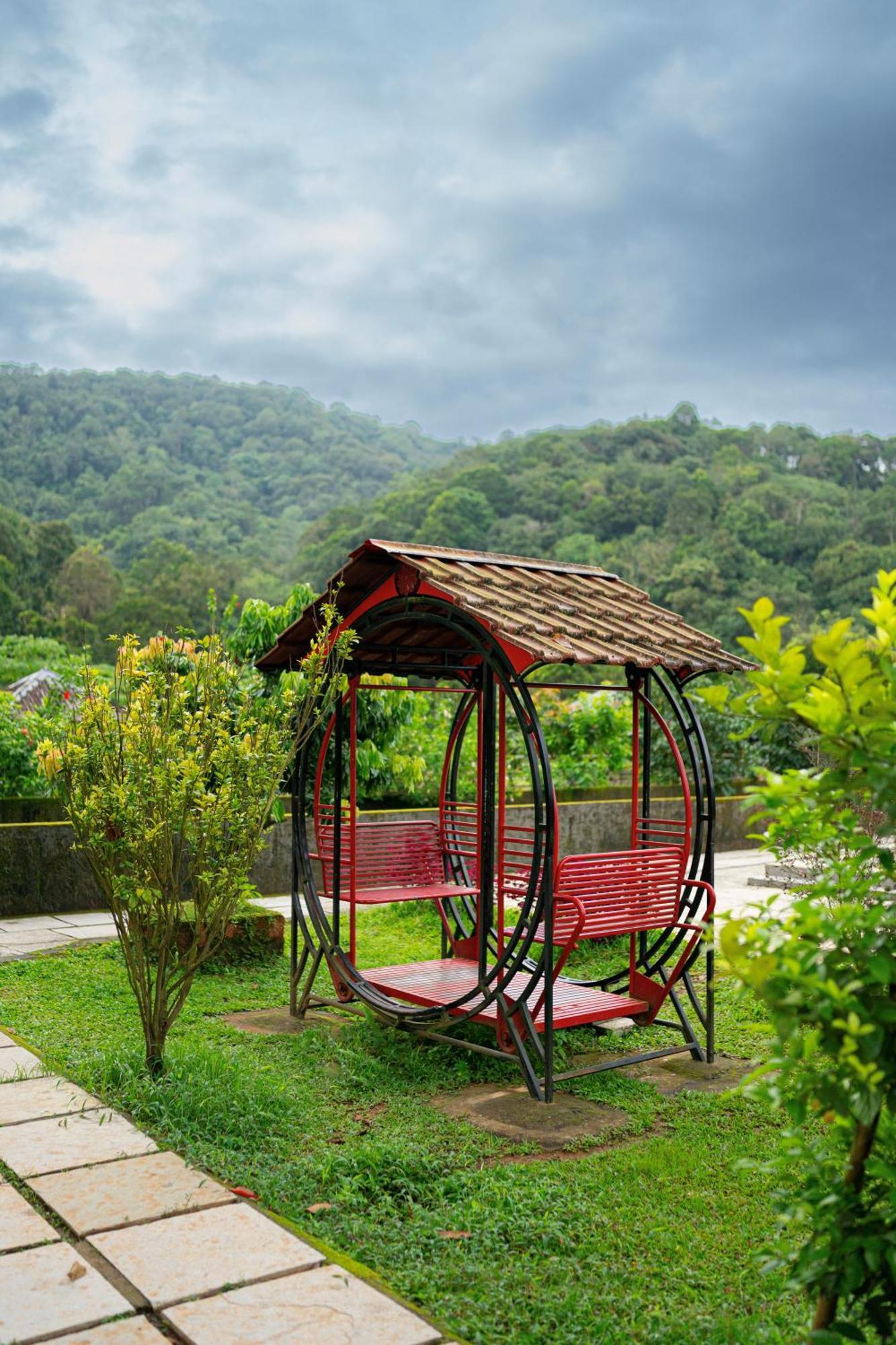 The Sanihara Hotel & Resort Vythiri Exteriör bild