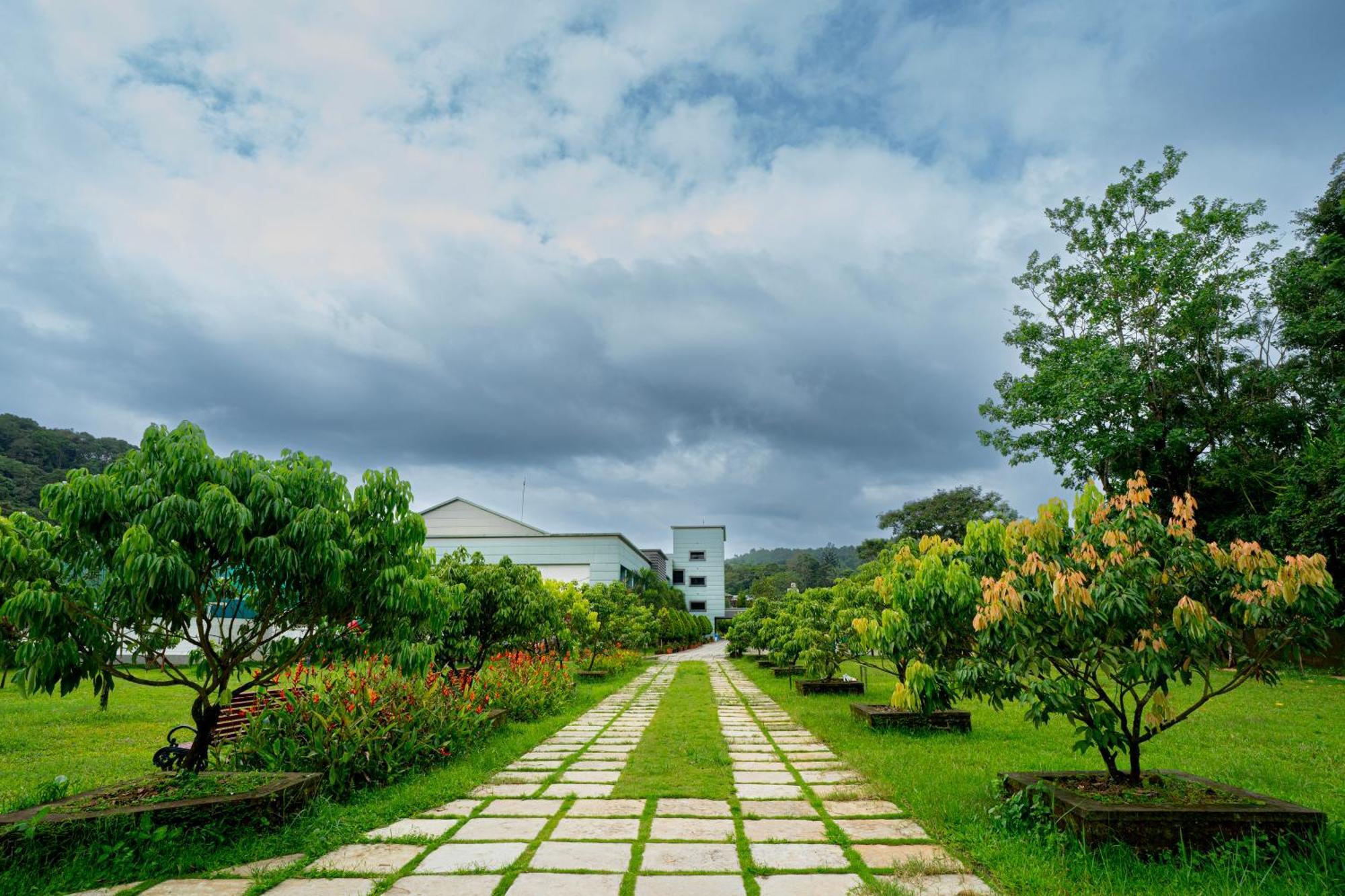 The Sanihara Hotel & Resort Vythiri Exteriör bild