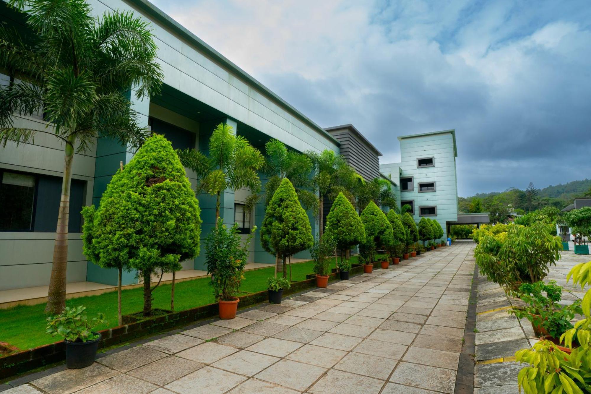 The Sanihara Hotel & Resort Vythiri Exteriör bild